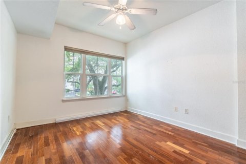 Condo in Orlando, Florida, 2 bedrooms  № 2196529 - photo 28