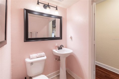 Condo in Orlando, Florida, 2 bedrooms  № 2196529 - photo 17
