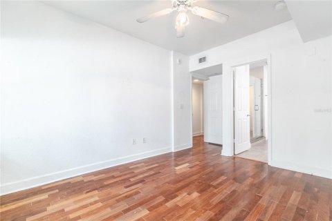 Condo in Orlando, Florida, 2 bedrooms  № 2196529 - photo 29