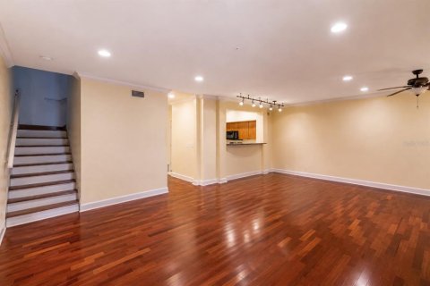 Condo in Orlando, Florida, 2 bedrooms  № 2196529 - photo 20