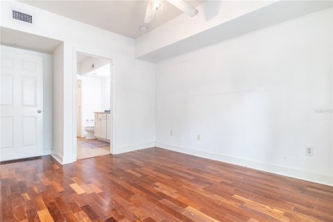 Condo in Orlando, Florida, 2 bedrooms  № 2196529 - photo 30