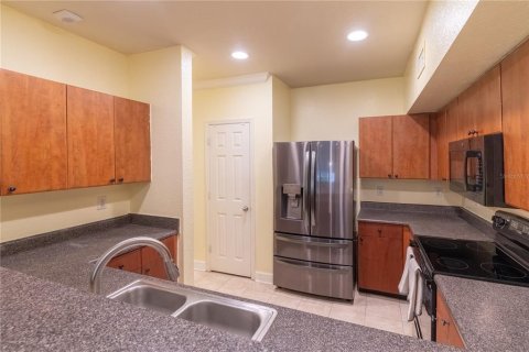 Condo in Orlando, Florida, 2 bedrooms  № 2196529 - photo 14
