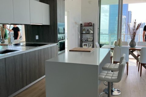 Condominio en alquiler en Miami, Florida, 1 dormitorio, 87.7 m2 № 1961701 - foto 4
