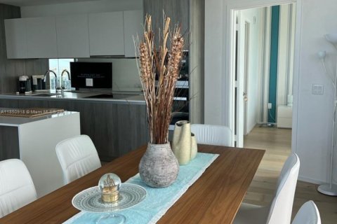 Condominio en alquiler en Miami, Florida, 1 dormitorio, 87.7 m2 № 1961701 - foto 7