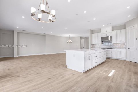 House in Punta Gorda, Florida 3 bedrooms № 2050537 - photo 8