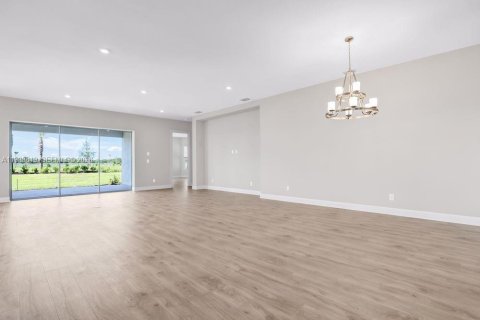 House in Punta Gorda, Florida 3 bedrooms № 2050537 - photo 4