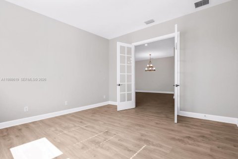 House in Punta Gorda, Florida 3 bedrooms № 2050537 - photo 10