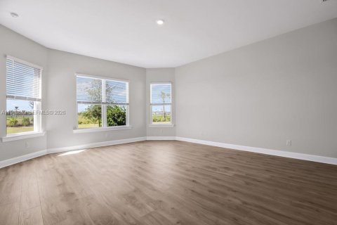 House in Punta Gorda, Florida 3 bedrooms № 2050537 - photo 13