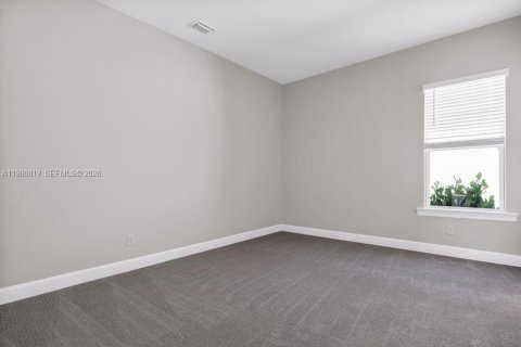 House in Punta Gorda, Florida 3 bedrooms № 2050537 - photo 17