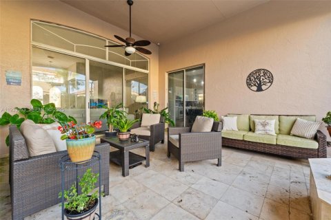 Купить виллу или дом в Пемброк-Пайнс, Флорида 3 спальни, 224.27м2, № 1991076 - фото 22