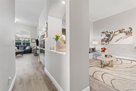 Купить виллу или дом в Пемброк-Пайнс, Флорида 3 спальни, 224.27м2, № 1991076 - фото 11