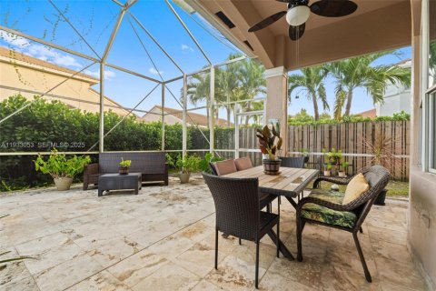 Купить виллу или дом в Пемброк-Пайнс, Флорида 3 спальни, 224.27м2, № 1991076 - фото 24