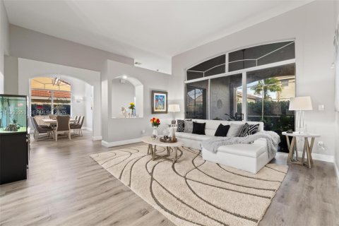 Купить виллу или дом в Пемброк-Пайнс, Флорида 3 спальни, 224.27м2, № 1991076 - фото 6