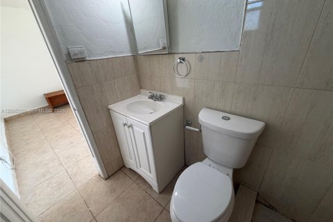 Снять в аренду квартиру в Холливуд, Флорида 1 спальня, 37.16м2, № 2091235 - фото 15