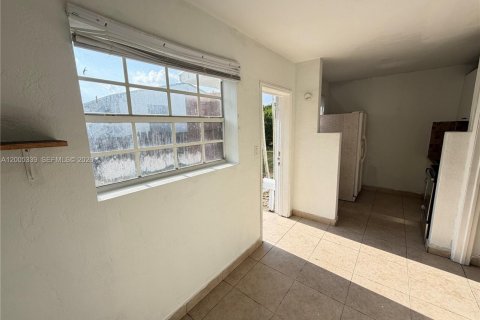 Снять в аренду квартиру в Холливуд, Флорида 1 спальня, 37.16м2, № 2091235 - фото 5