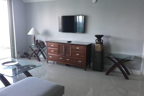 Condo in Hollywood, Florida, 2 bedrooms  № 2038095 - photo 5