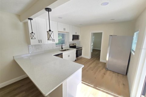 Appartement à louer à Tavares, Floride: 2 chambres, 57.97 m2 № 1865877 - photo 4