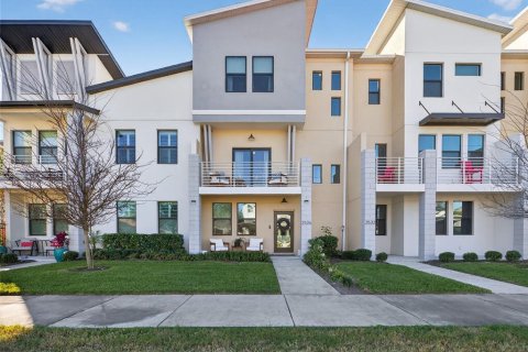 Townhouse in Saint Petersburg, Florida 3 bedrooms, 187.01 sq.m. № 2135118