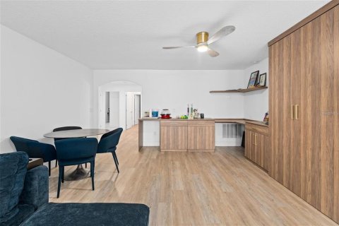 Casa en venta en Orlando, Florida, 5 dormitorios, 354.42 m2 № 2144138 - foto 22