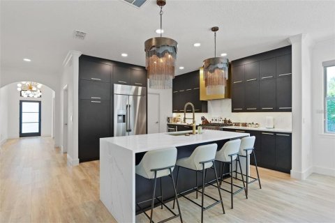 Casa en venta en Orlando, Florida, 5 dormitorios, 354.42 m2 № 2144138 - foto 4