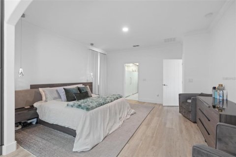 Casa en venta en Orlando, Florida, 5 dormitorios, 354.42 m2 № 2144138 - foto 16