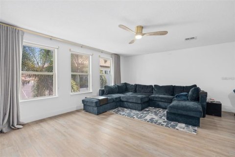 Casa en venta en Orlando, Florida, 5 dormitorios, 354.42 m2 № 2144138 - foto 21