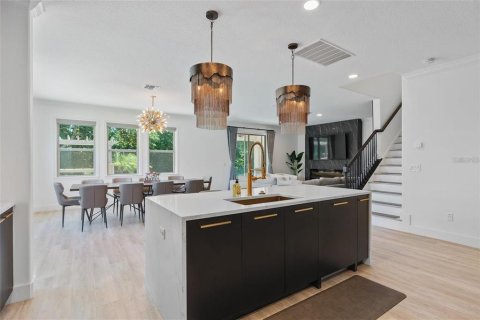 Casa en venta en Orlando, Florida, 5 dormitorios, 354.42 m2 № 2144138 - foto 9