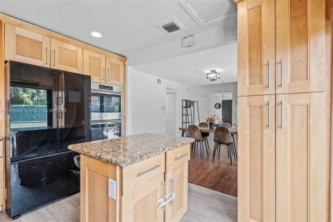 Casa en venta en Miami, Florida, 3 dormitorios, 154.96 m2 № 1848953 - foto 24
