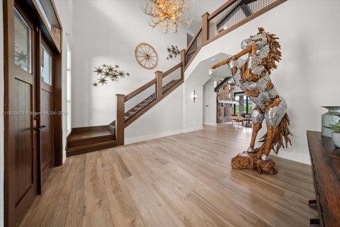 Casa en venta en Port St. Lucie, Florida, 6 dormitorios, 1039.48 m2 № 1961259 - foto 3