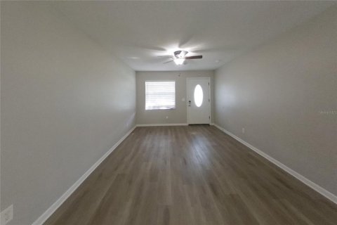 Villa ou maison à louer à Tampa, Floride: 4 chambres, 155.33 m2 № 2386700 - photo 3