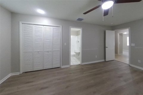 Villa ou maison à louer à Tampa, Floride: 4 chambres, 155.33 m2 № 2386700 - photo 6