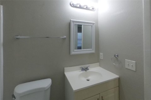 Villa ou maison à louer à Tampa, Floride: 4 chambres, 155.33 m2 № 2386700 - photo 8