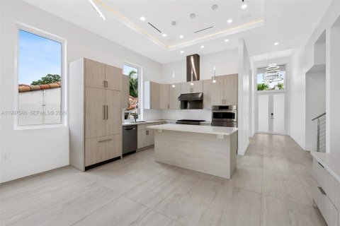 Villa ou maison à louer à Fort Lauderdale, Floride: 5 chambres, 264.77 m2 № 2063434 - photo 14