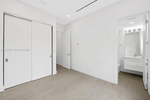 Villa ou maison à louer à Fort Lauderdale, Floride: 5 chambres, 264.77 m2 № 2063434 - photo 15