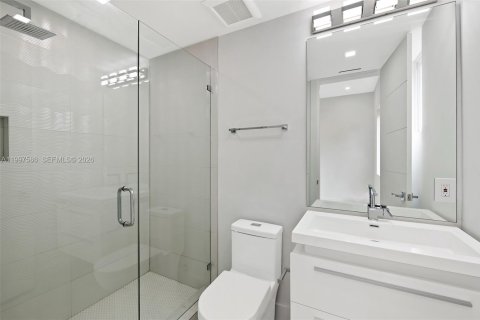 Villa ou maison à louer à Fort Lauderdale, Floride: 5 chambres, 264.77 m2 № 2063434 - photo 8