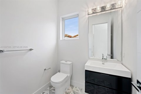 Villa ou maison à louer à Fort Lauderdale, Floride: 5 chambres, 264.77 m2 № 2063434 - photo 16