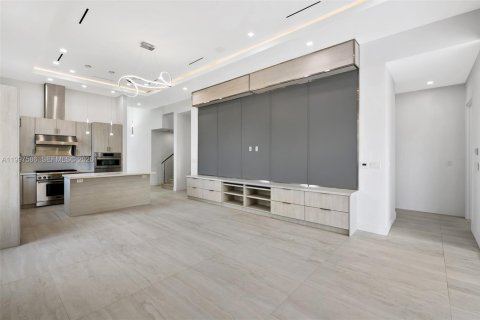 Villa ou maison à louer à Fort Lauderdale, Floride: 5 chambres, 264.77 m2 № 2063434 - photo 12