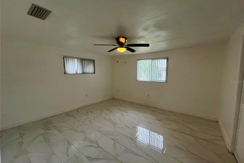 Villa ou maison à louer à New Port Richey, Floride: 3 chambres, 115.94 m2 № 2377995 - photo 9