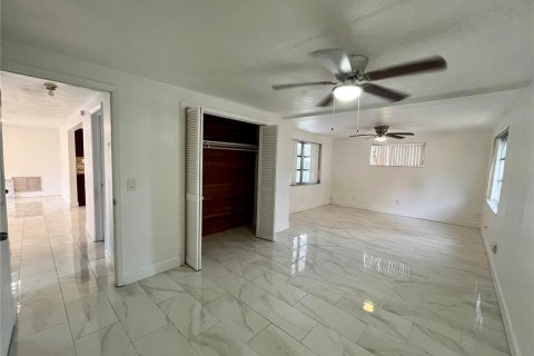Villa ou maison à louer à New Port Richey, Floride: 3 chambres, 115.94 m2 № 2377995 - photo 14