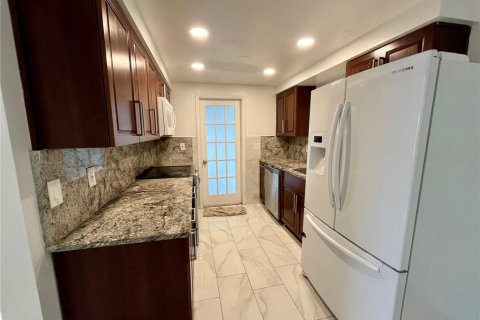 Villa ou maison à louer à New Port Richey, Floride: 3 chambres, 115.94 m2 № 2377995 - photo 6