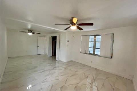 Villa ou maison à louer à New Port Richey, Floride: 3 chambres, 115.94 m2 № 2377995 - photo 13