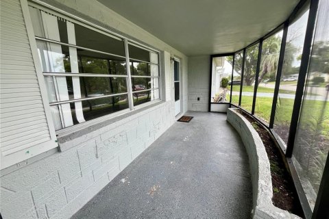 Villa ou maison à louer à New Port Richey, Floride: 3 chambres, 115.94 m2 № 2377995 - photo 2