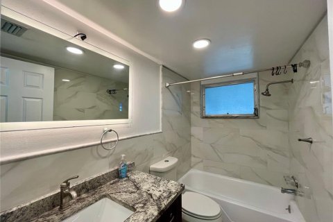 Villa ou maison à louer à New Port Richey, Floride: 3 chambres, 115.94 m2 № 2377995 - photo 11
