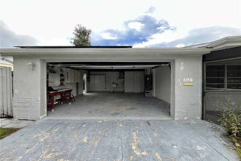 Villa ou maison à louer à New Port Richey, Floride: 3 chambres, 115.94 m2 № 2377995 - photo 15