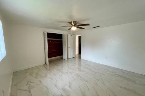 Villa ou maison à louer à New Port Richey, Floride: 3 chambres, 115.94 m2 № 2377995 - photo 10