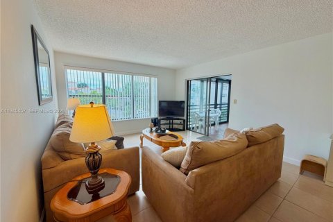 Снять в аренду кондоминиум в Помпано-Бич, Флорида 2 спальни, 102.19м2, № 2002515 - фото 14