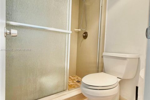 Снять в аренду кондоминиум в Помпано-Бич, Флорида 2 спальни, 102.19м2, № 2002515 - фото 30