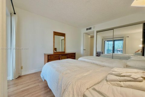 Снять в аренду кондоминиум в Помпано-Бич, Флорида 2 спальни, 102.19м2, № 2002515 - фото 24