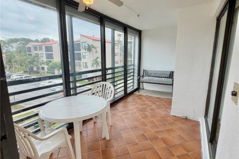 Снять в аренду кондоминиум в Помпано-Бич, Флорида 2 спальни, 102.19м2, № 2002515 - фото 20