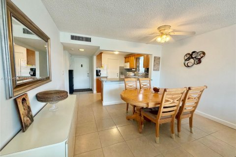 Снять в аренду кондоминиум в Помпано-Бич, Флорида 2 спальни, 102.19м2, № 2002515 - фото 12